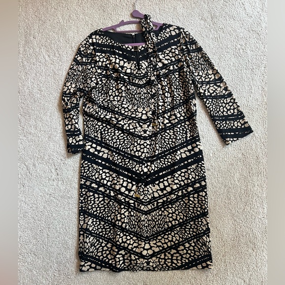 Tahari Dresses & Skirts - Tahari Dress